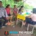 Ngobrol Santai di Pondok Tradisional, Polisi Humanis Ini Banjir Pujian dari Ibu-Ibu
