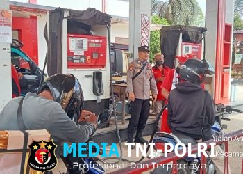 Pastikan Stok BBM Selalu Ada, Personel Polsek Mempawah Hulu Pantau SPBU Karangan