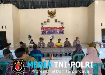 Dengar Aspirasi Warga, Polres Mesuji Gelar Jumat Curhat Sekaligus Salurkan Sembako di Desa Budi Aji