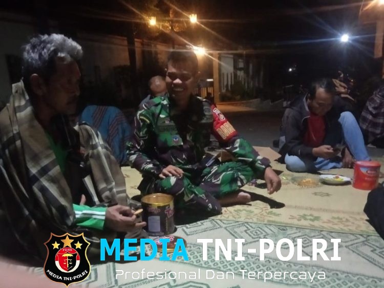 Pererat Silaturahmi dan Jaga Kondusifitas Wilayah, Babinsa Koramil Nogosari Laksanakan Patroli