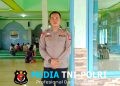 Personel Polsek Menjalin Laksanakan Pengamanan dan Himbauan Kamtibmas Saat Sholat Jumat di Masjid Nurul Yaqin