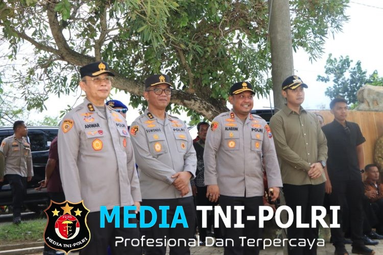 Polri Bersama Petani Jagung Tuban Bersiap Sambut Kehadiran Presiden RI pada Panen Raya