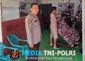 Suasana Santai Penuh Keakraban, Polisi Sambangi Warga dan Tukang Cukur Saat Patroli