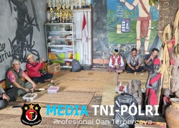 Personil Polsek Menjalin Hadiri Naik Dango ke-14 Kecamatan Menjalin