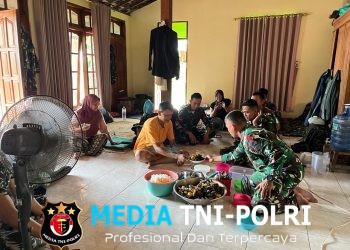 Sertu Nurdin Jadi “Master Chef” Satgas TMMD, Sajikan Masakan untuk Anggota dan Warga Sekitar Barak Semang