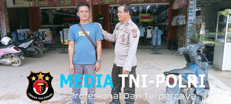 Wujud Polisi Sahabat Masyarakat, Personel Polsek Sengah Temila Sapa Warga Saat Patroli