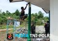 Pengecatan RTLH TMMD Ke-128 Kodim 1801/Manokwari Masuki Tahap Finishing  ‎