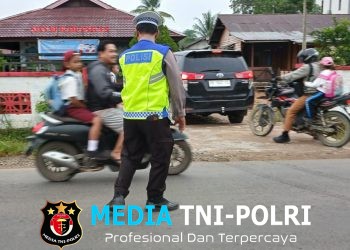 Kanit Lantas Polsek Mempawah Hulu Aktif Laksanakan Strong Point Pagi