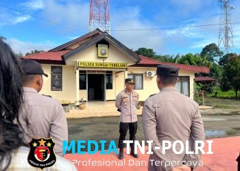 Kapolsek Sungai Tebelian Tegaskan Disiplin dan Pelayanan Humanis Saat Apel Pagi