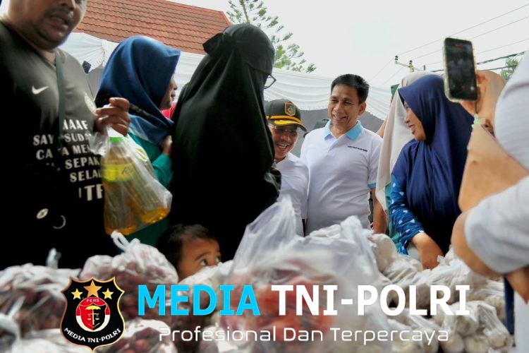 Kendalikan Inflasi, Wamendagri Akhmad Wiyagus Buka Gerakan Pangan Murah di NTB