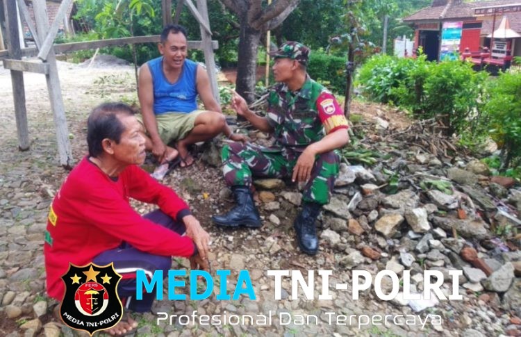 Wujudkan Wilayah Aman dan Kondusif, Babinsa Aktif Sambangi Tokoh Masyarakat
