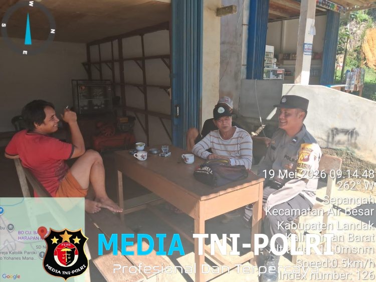 Sambangi Warga Saat Patroli, Polisi Ingatkan Bahaya Narkoba dan Kejahatan Modus Baru