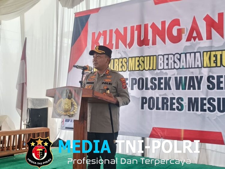Tutup Rangkaian Kunjungan Kerja, Kapolres Mesuji Bersama Ketua Bhayangkari Cabang Mesuji Sambangi Mapolsek Way Serdang