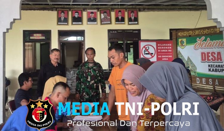 Pastikan Tepat Sasaran, Babinsa Dampingi Penyaluran Bantuan Pangan Dari Pemerintah