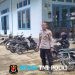 Personel Polsek Menjalin Laksanakan Pengamanan Sholat Jumat di Masjid Nurul Yaqin