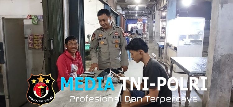 Patroli Malam, Polisi Turun Langsung Cegah Aksi Pencurian di Tengah Warga