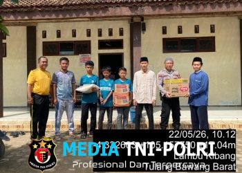 Jumat Berkah, Polsek Lambu Kibang Tebar Kebaikan di Ponpes Sabulusalam Tiyuh Kibang Budi Jaya
