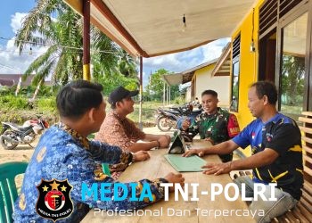 Babinsa Koramil 420-08/Tabir Pererat Silaturahmi Lewat Komsos Bersama Warga Sungai Bulian