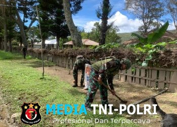 Bangun Solidaritas Bersama Rakyat, Satgas Yonif 521/DY Gelar Gotong Royong di Distrik Bolakme