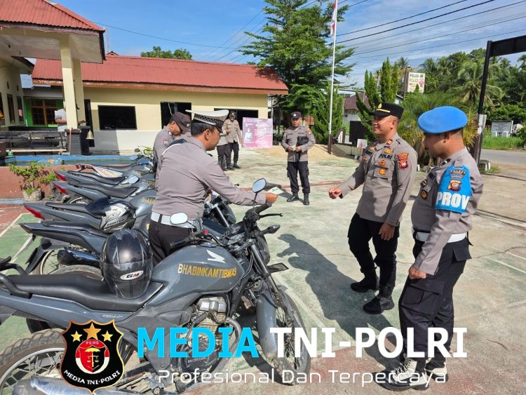 Kapolsek Mempawah Hulu Pimpin Apel Pagi Perdana dan Gaktiblin Personel