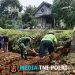 Demi Keselamatan Warga, Babinsa Ikut Kerja Bakti Bangun Talud Penahan Longsor