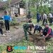 Penghijauan Monumen Trisula, TNI-Polri Bersama SMKN 1 Bakung Wujudkan Kepedulian Lingkungan
