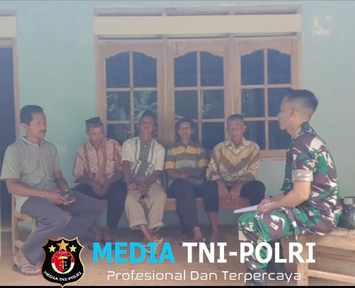 Babinsa Koramil Jatisrono Pererat Kebersamaan Dengan Warga Sidorejo