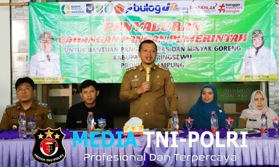 Bupati Pringsewu Riyanto Pamungkas Serahkan Bantuan Pangan 418 Warga Banyumas & 528 Warga Margosari