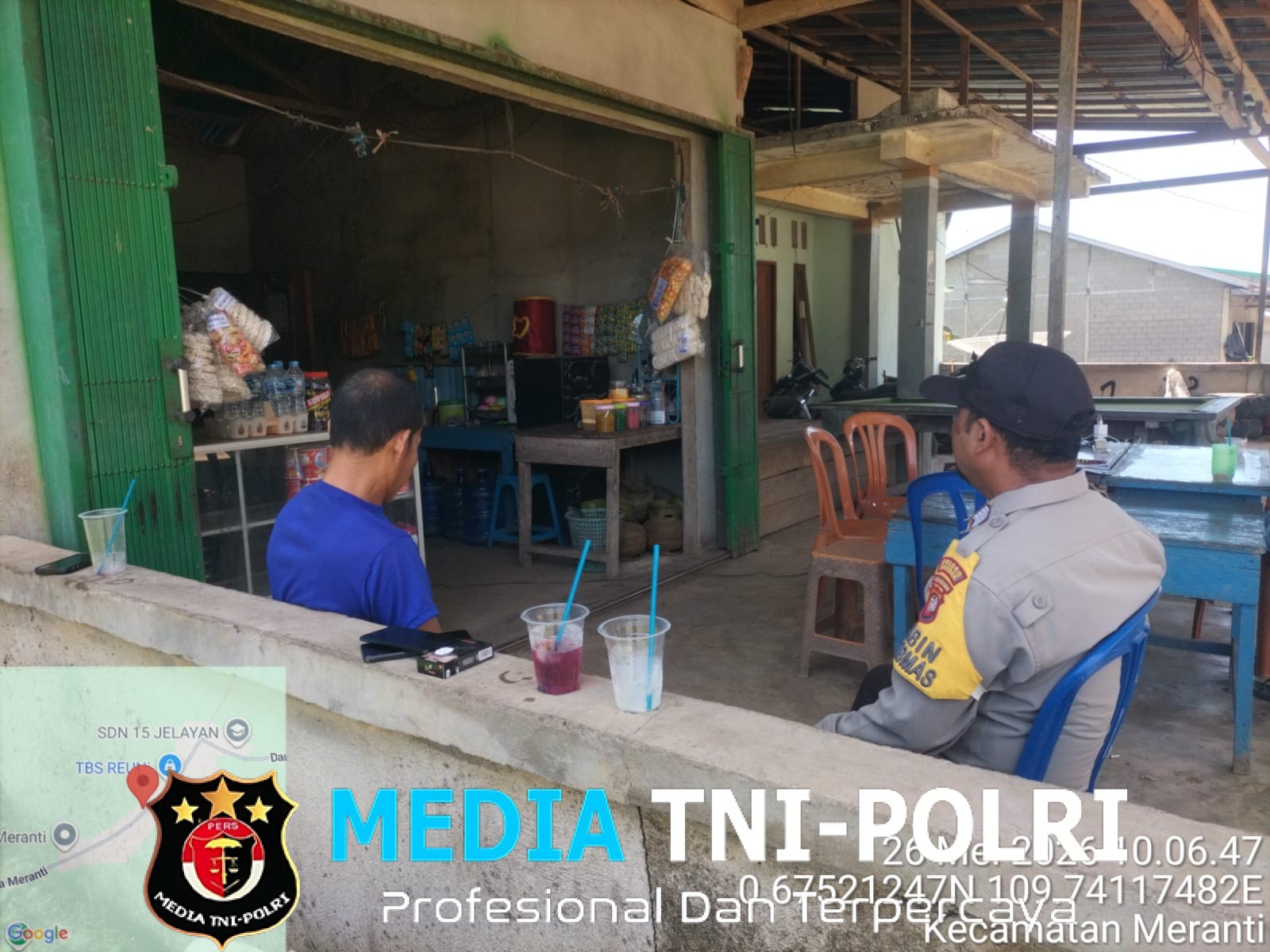 Bhabinkamtibmas Polsek Meranti Jalin Silaturahmi Bersama Warga di Warung, Sampaikan Himbauan Kamtibmas