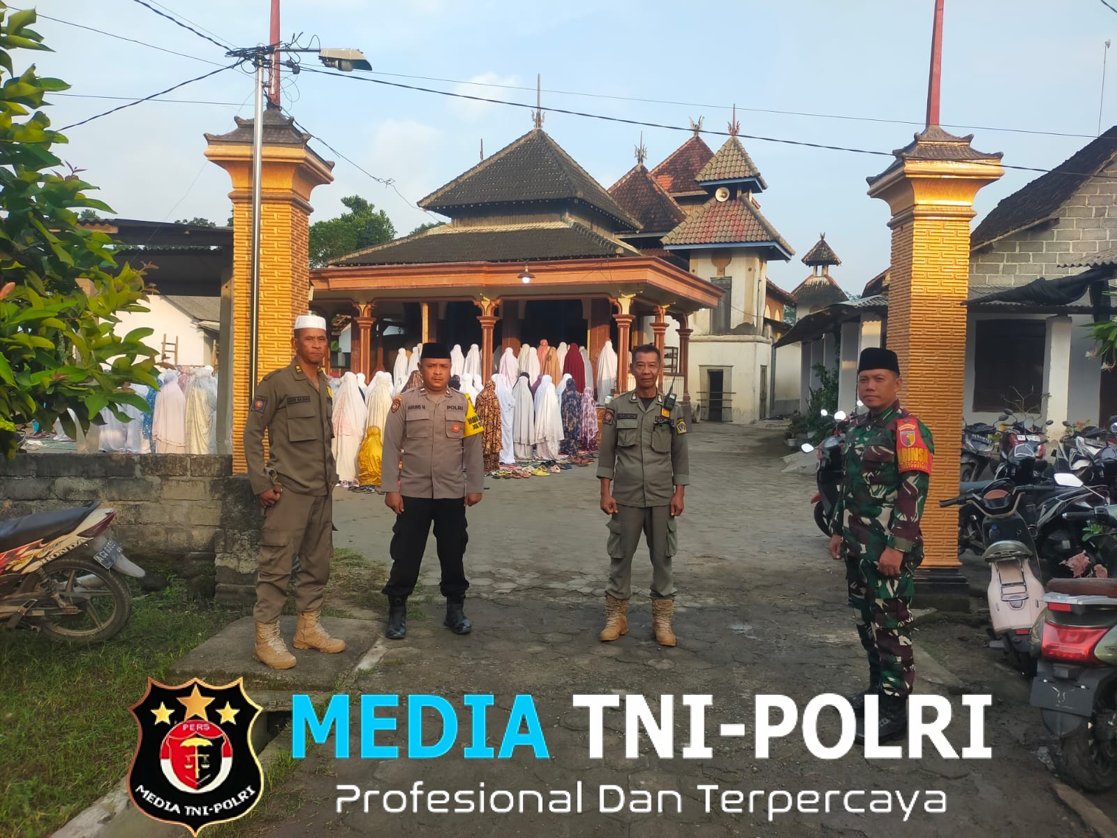 Dandim 0808/Blitar Laksanakan Sholat Idul Adha di Masjid Agung Kota Blitar, Tekankan Pengamanan Jamaah