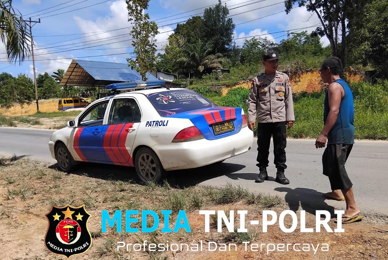 Patroli Siang Humanis, Polisi Mandor Singgah Sapa Warga dan Berikan Himbauan Kamtibmas