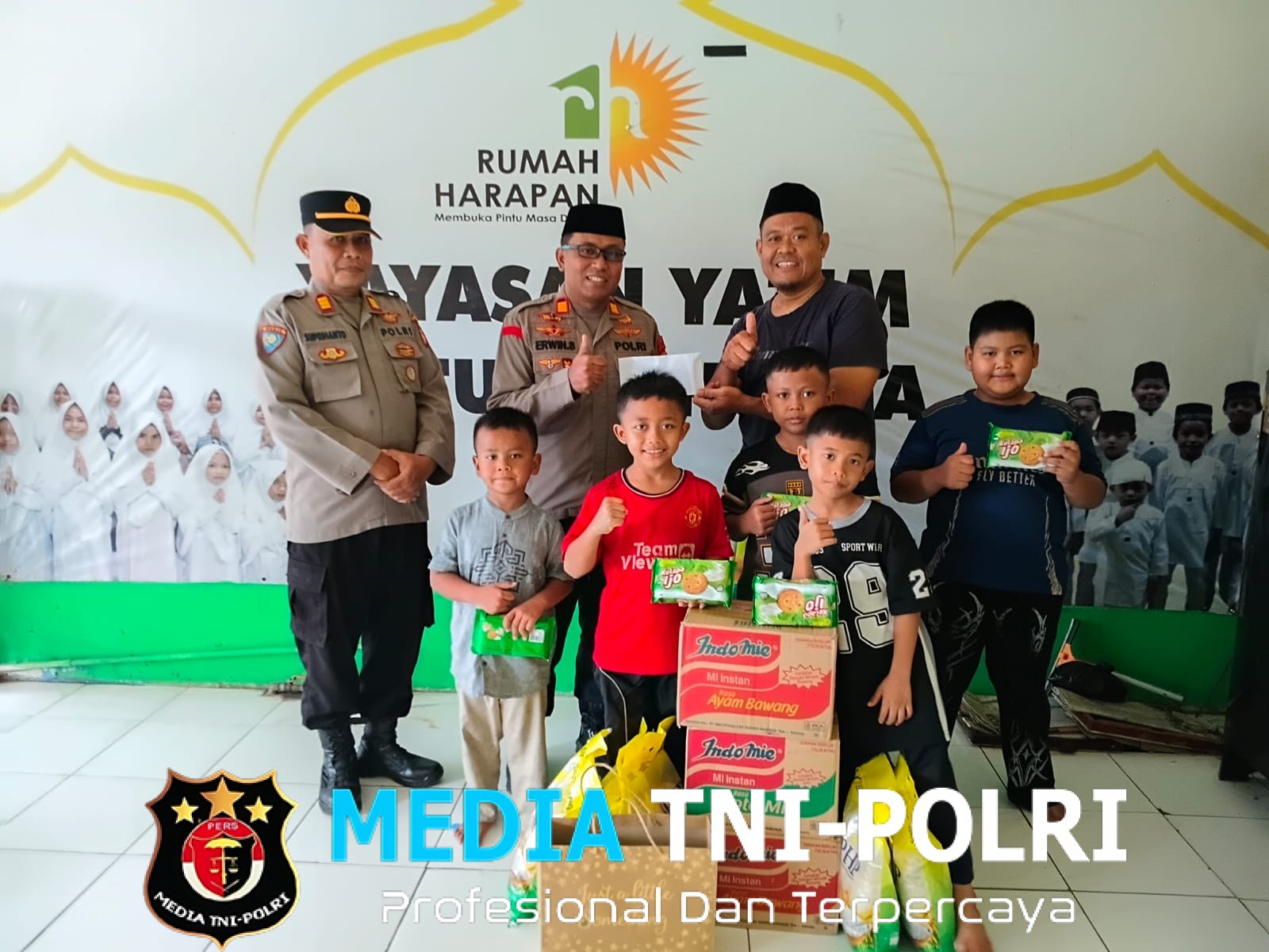 Kapolsek Cikarang Selatan Berikan Santunan untuk Anak Yatim dan Dhuafa di Ciantra