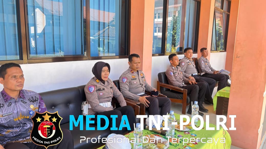 Subditkamsel Dit Lantas Polda Lampung melaksanakan Penilaian Dan Pembinaan Patroli Keamanan Sekolah di SMAN 1 Tumijajar