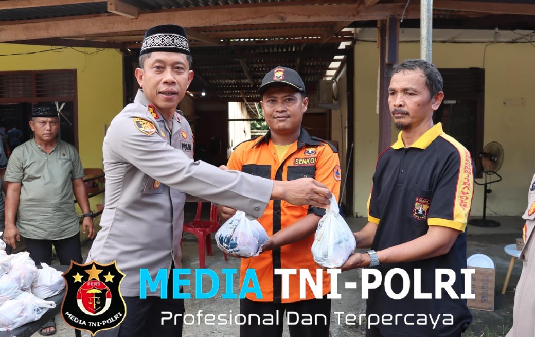 Wujud Kepedulian Polri, Kapolres Merangin Pimpin Pemotongan Hewan Qurban, 8 Ekor Sapi 2 Ekor Kambing