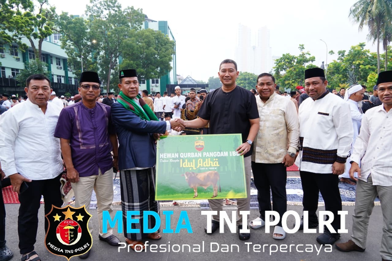 Pangdam I/BB Gelar Sholat Idul Adha dan Serahkan Hewan Kurban di Makodam