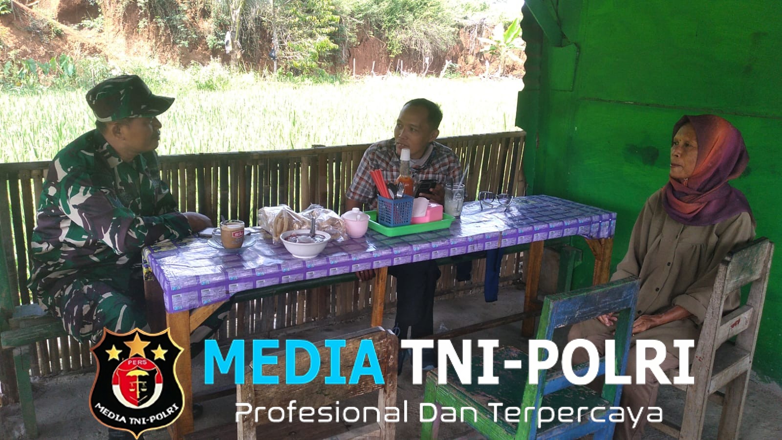 Babinsa Koramil 18/Girimarto Perkuat Kedekatan dengan Warga Lewat Anjangsana dan Komsos Humanis