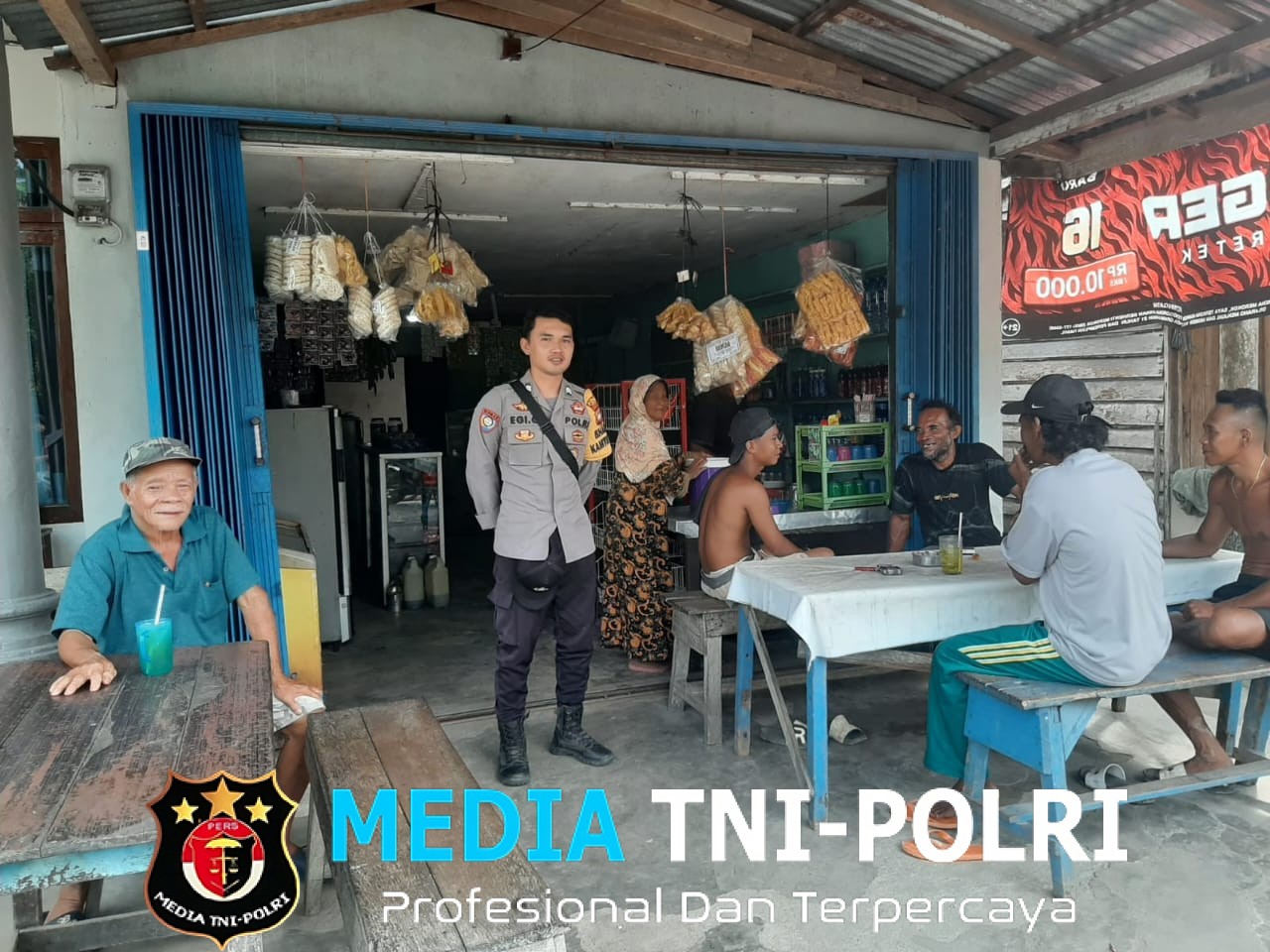Bhabinkamtibmas Turun Langsung ke Tengah Warga, Suasana Hangat Penuh Canda