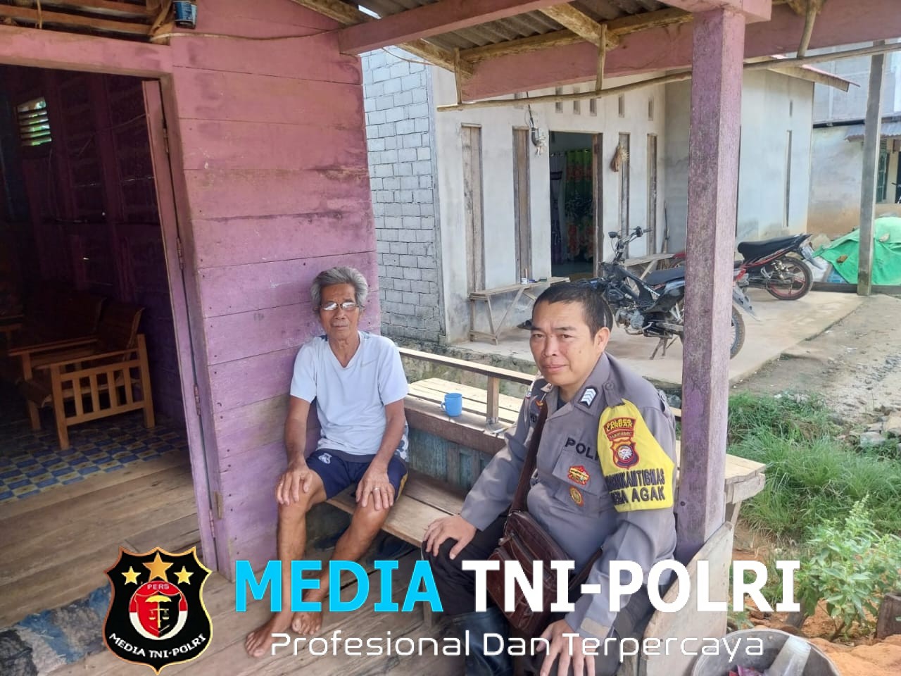 Bhabinkamtibmas Polsek Sebangki Jalin Kedekatan dengan Warga Lewat Silaturahmi Humanis