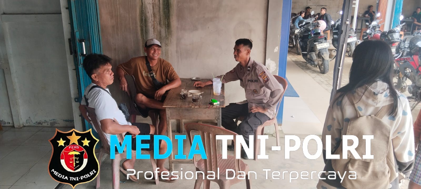 Polisi Patroli Siang Sapa Warga, Ingatkan Modus Pinjam Motor yang Berujung Penggelapan