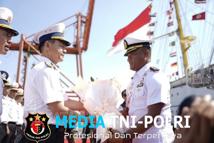 Misi Diplomasi di Vietnam: KRI Bima Suci dan Taruna AAL Angkatan ke-73 Tiba di Ho Chi Minh City