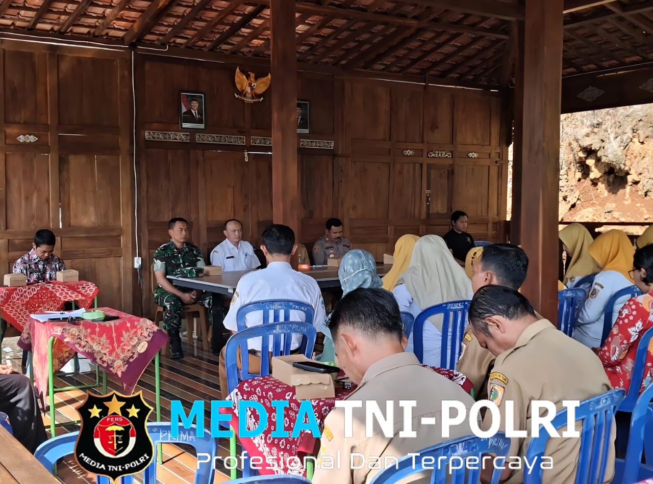 Sosialisasi Distribusi MBG Kelompok 3B, Polsek Paranggupito Kawal Program Pemerintah untuk Kesehatan Ibu dan Balita