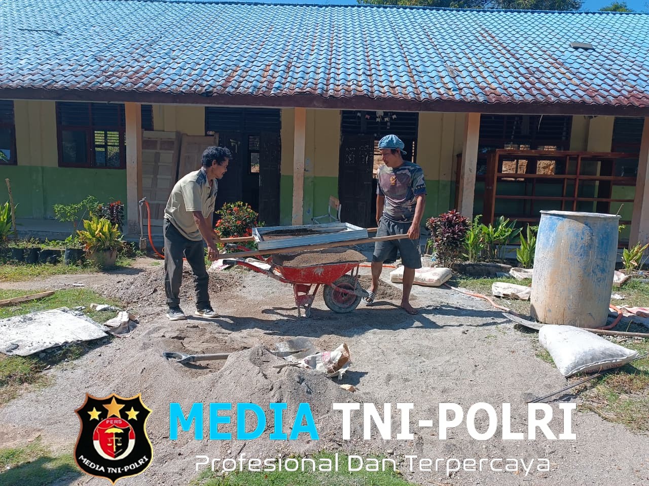 Rehab SMPN 030 Bantuan Presiden Prabowo di Humbahas Capai 53 Persen