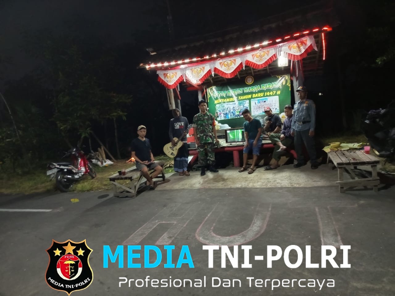 Cegah Gangguan Kamtibmas Babinsa Laksanakan Patroli Malam