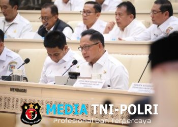 Rapat Bersama DPR RI, Mendagri Paparkan Langkah Strategis Perkuat BUMD