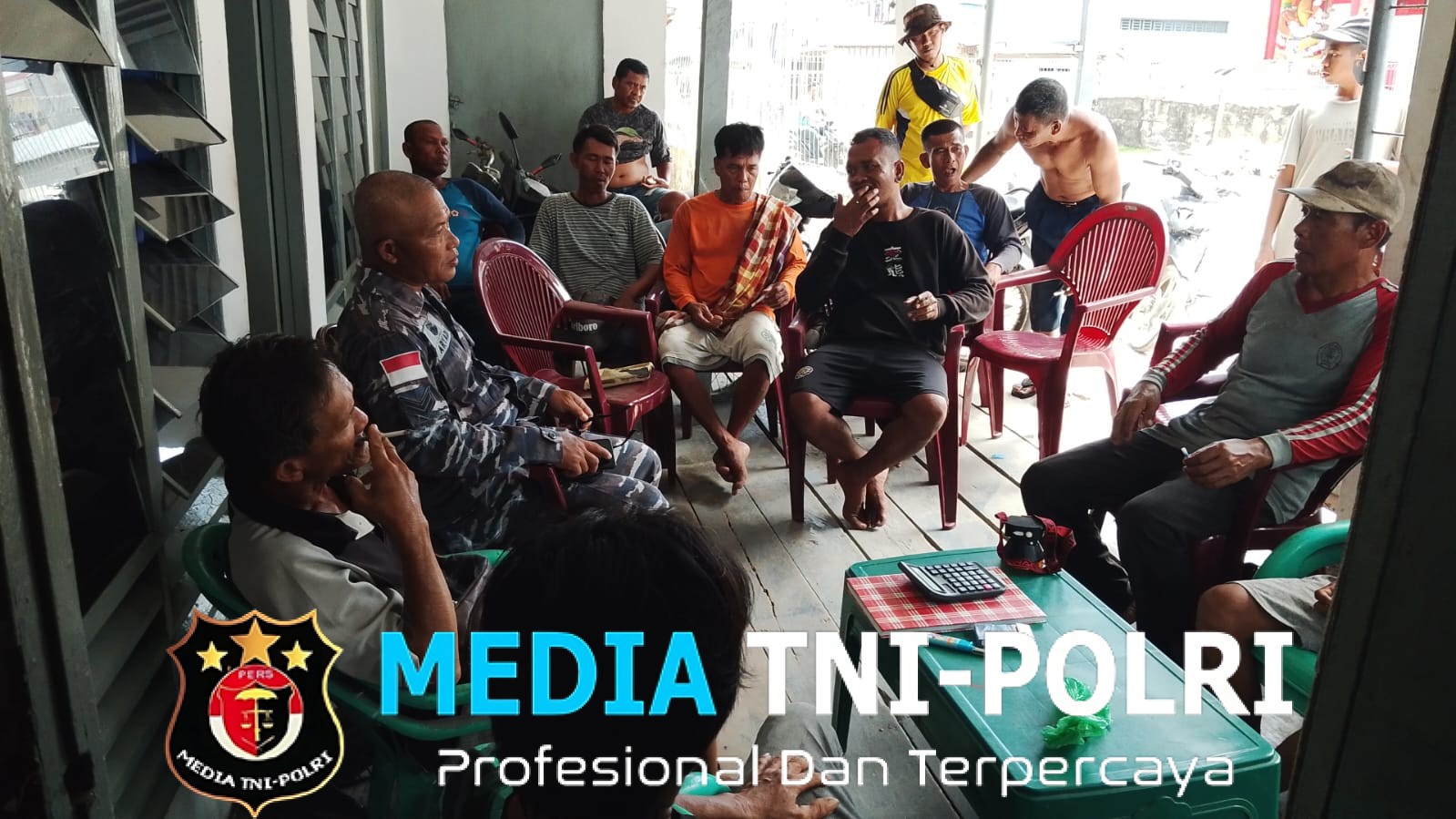 TNI AL Evakuasi Kapal Ikan Tenggelam di Perairan Tanjung Api, 21 Orang Selamat dan 2 Orang Dalam Proses Pencarian