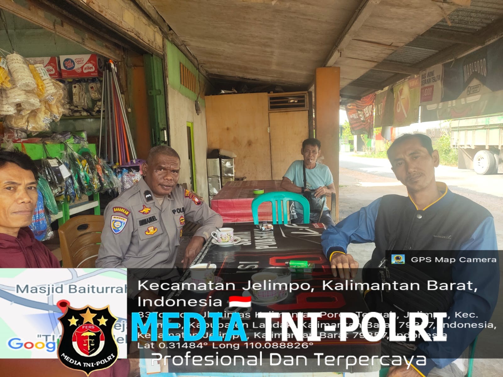 Asyik Menyeruput Kopi di Warung, Warga Jelimpo Tiba-Tiba Disambangi Polisi, Ada Apa?