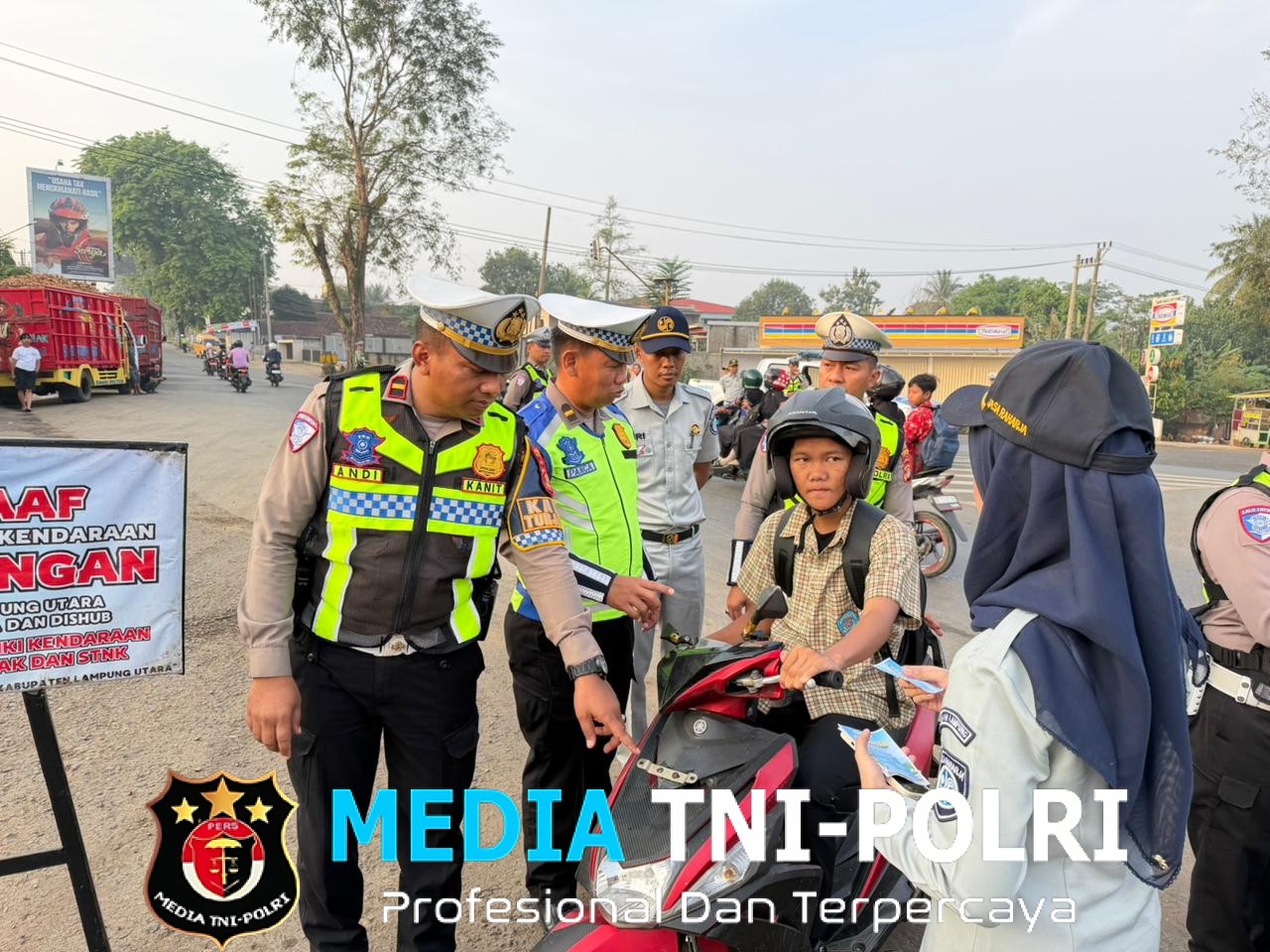 Satlantas Polres Lampung Utara Bersama Tim Samsat Gelar Penertiban Pajak Kendaraan dan Pelanggaran Lalu Lintas