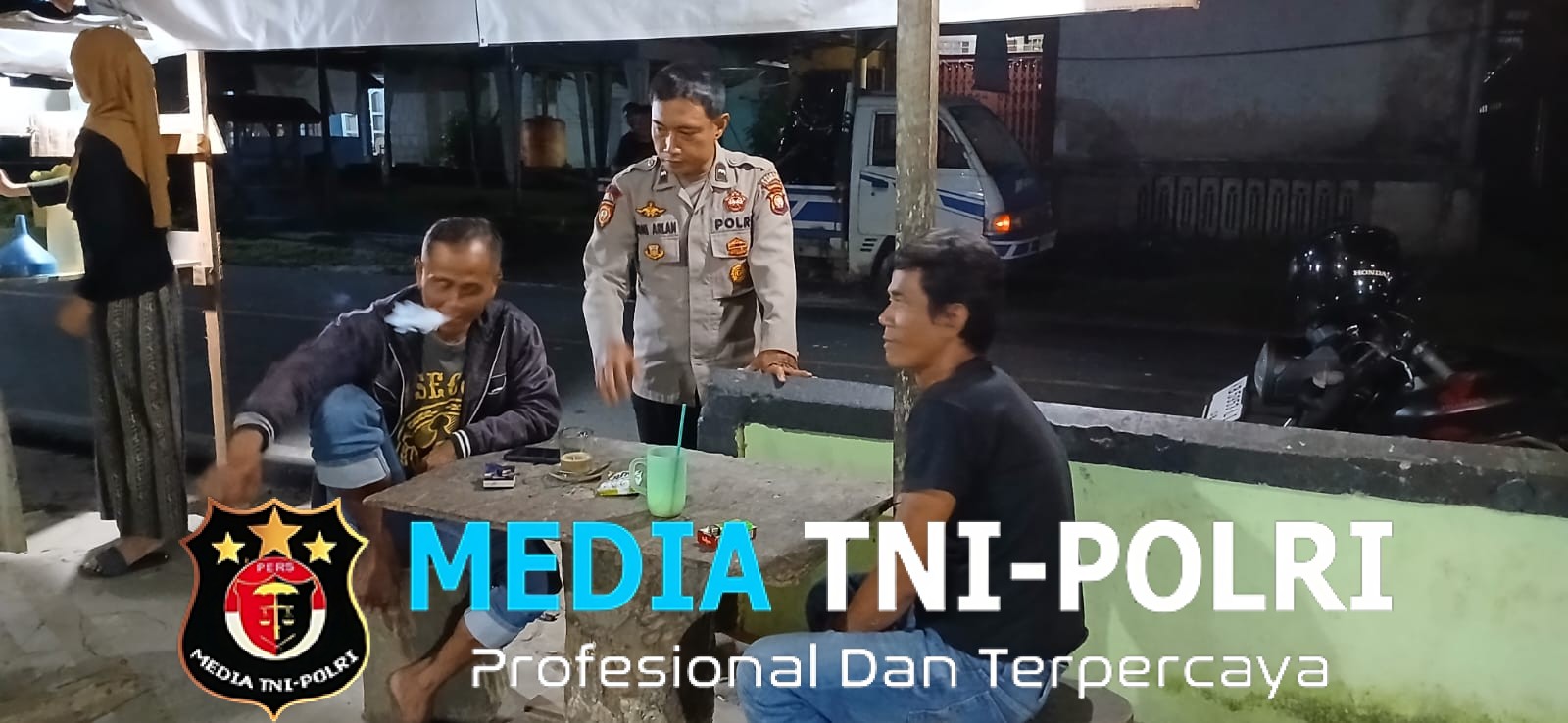 Cara Polisi Ciptakan Rasa Aman, Patroli Malam Sambil Berdialog dengan Warga