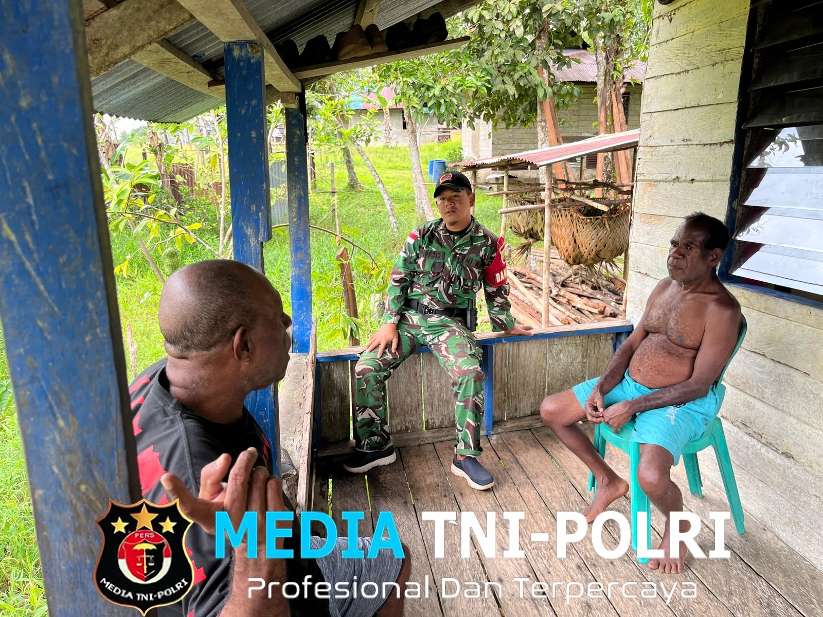 Satgas Yonif 123/Rajawali Perkuat Kedekatan dengan Warga Lewat Komsos di Kampung Tamanim