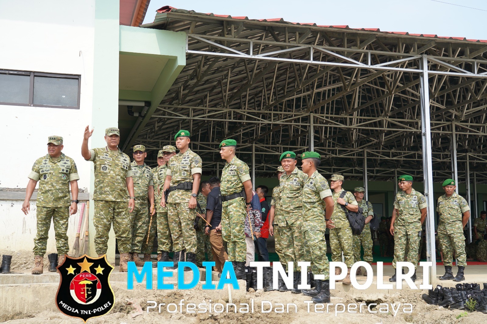 Wakasad Dampingi Wapang TNI Tinjau Program Strategis Pemerintah di Pandeglang